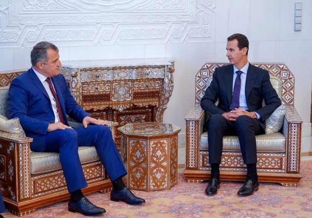 El presidente sirio, Bashar al Assad, con el líder de Osetia del Sur