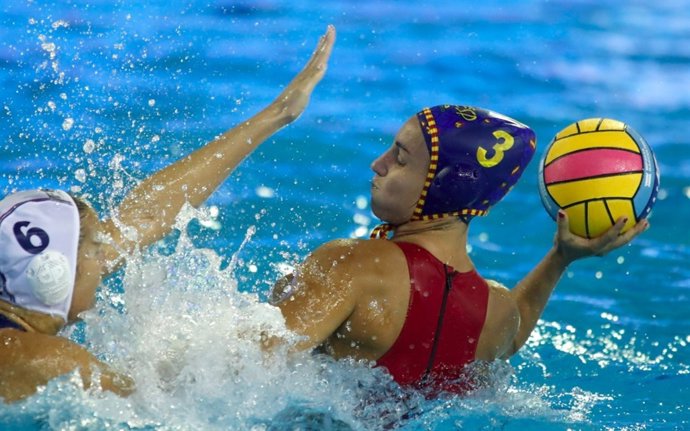 Anna Espar amb la selecció espanyola de waterpolo