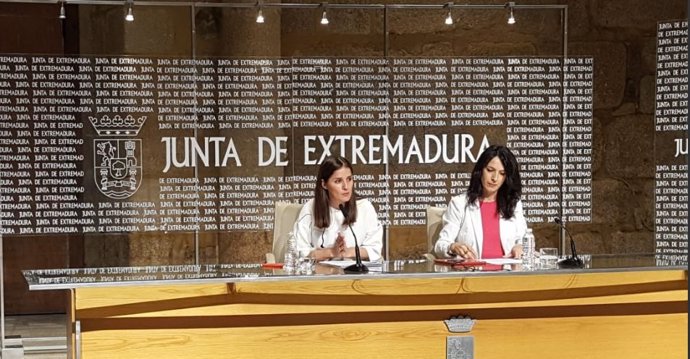 Gil Rosiña y Gutiérrez en rueda de prensa en Mérida 