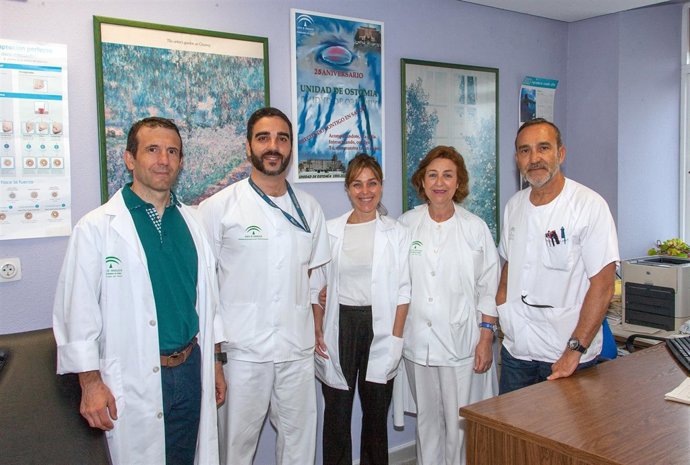 Miembros de la Unidad de Ostomías y la Unidad de Nutrición y Dietética.