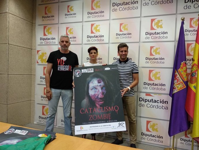 Torralbo (dcha.), presenta 'Cataclismo zombie'