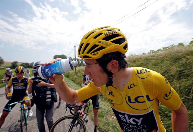 Geraint Thomas (Sky) se aclara los ojos en el Tour