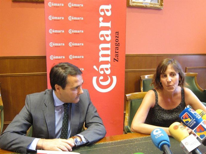Ramón White y Teresa Artigas, en rueda de prensa hoy en la Cámara de Comercio