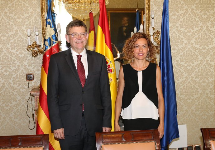 Ximo Puig presidente valenciano con la ministra de Territorio Mertixel Batet