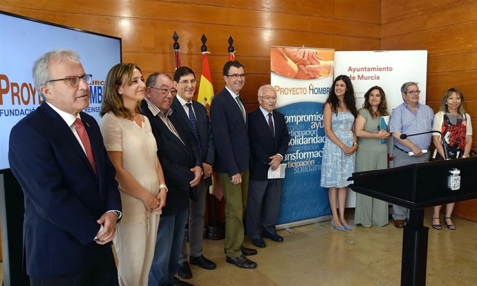 Presentación memoria Proyecto Hombre