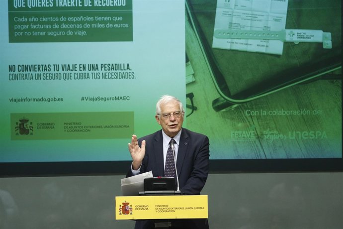 Josep Borrell presenta la campaña Viaja informado, viaja seguro