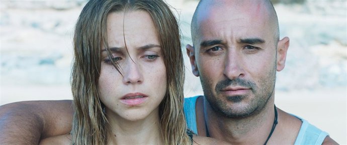 Los actores Aura Garrido y Alain Hernández en 'Solo' 