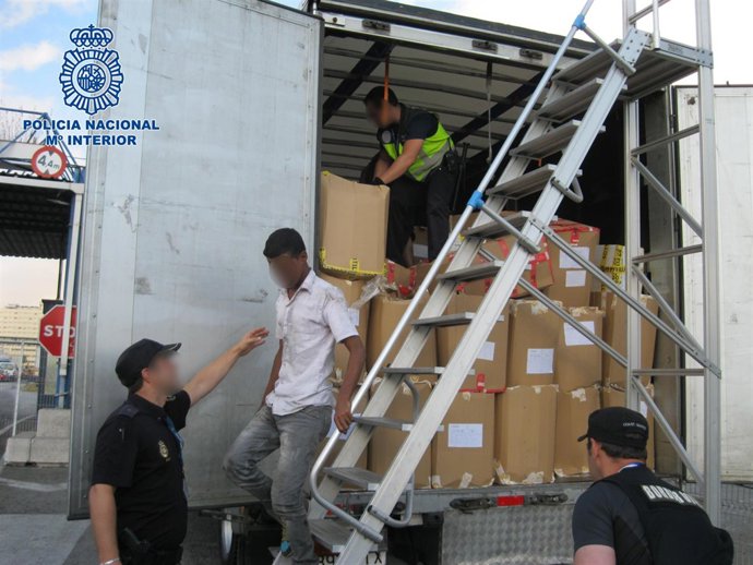 Detención de un inmigrante en el Puerto de Algeciras por parte del FRONTEX