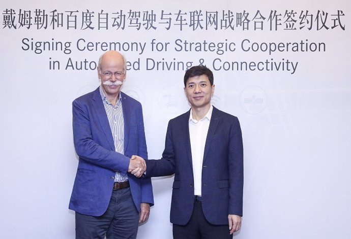 Dieter Zetsche (Daimler) y Robin Li (Baidu)