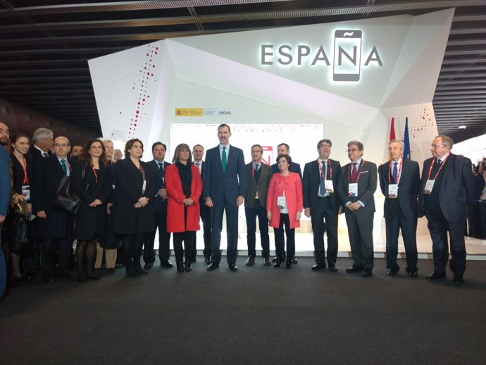 El Rey Felipe VI visita el Pabellón de España en el MWC 2018