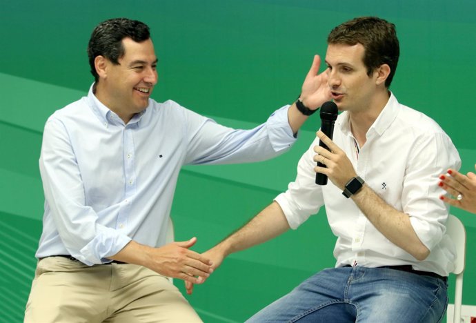 Juanma Moreno y Pablo Casado, en una imagen de archivo