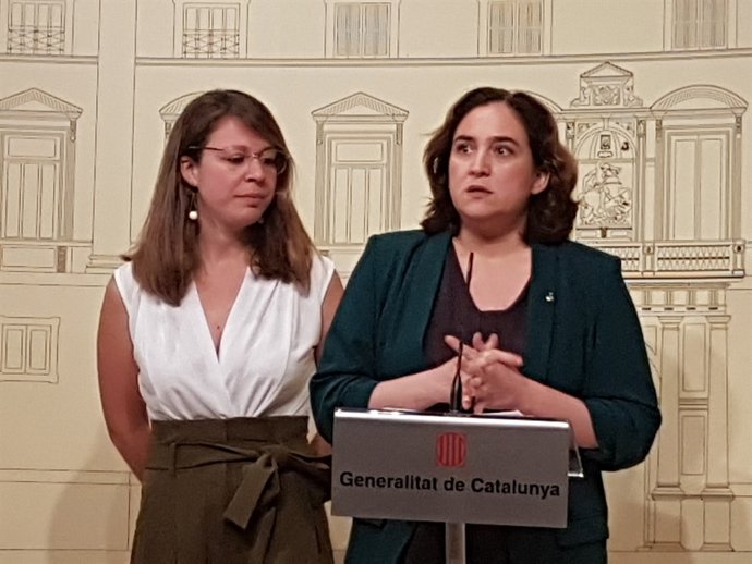 Ada Colau i Janet Sanz en roda de premsa en la Generalitat