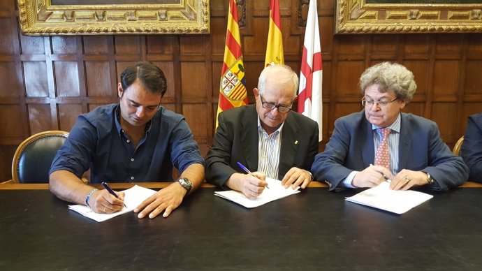 Firman el contrato para la gestión de la plaza de toros de Zaragoza