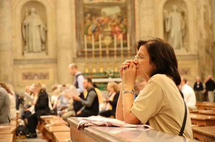 Religión, misa, iglesia