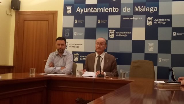 El alcalde de Málaga presenta la moción