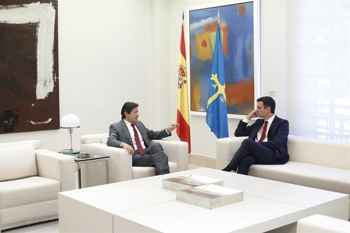 El presidente del Gobierno, Pedro Sánchez, recibe al presidente del Principado d