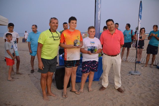 Dos de los ganadores de la Copa de Tenis Playa en la prueba de Garrucha.