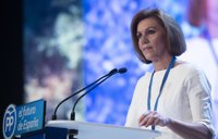 Casado agradece a Cospedal su trabajo en el PP en una comida con parlamentarios en la que no estuvo Santamaría