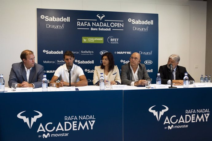 Rafa Nadal junto a Rienda en la presentación del Rafa Nadal Open Banc Sabadell