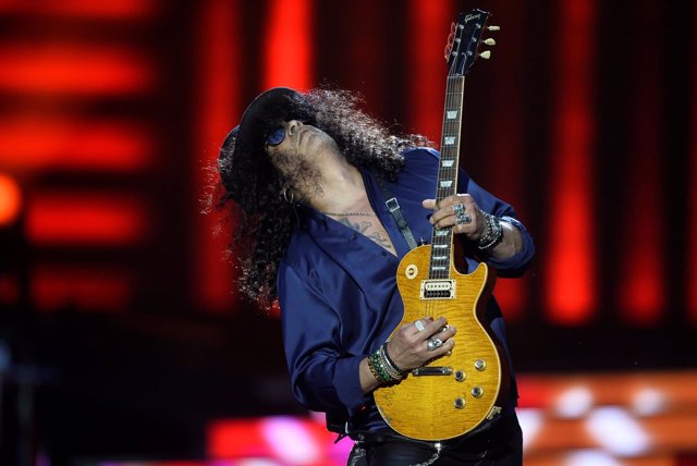 Slash, lead guitarist of U.S. Rock band Guns N' Roses, 