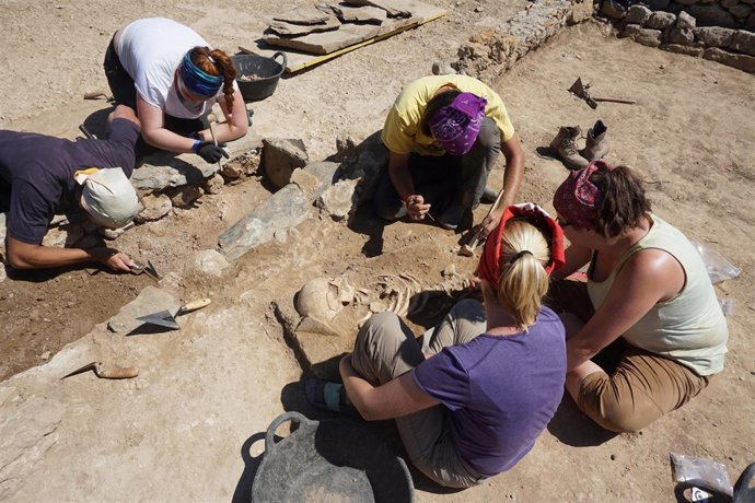 Documentan las primeras construcciones y ocupaciones de Empúries        