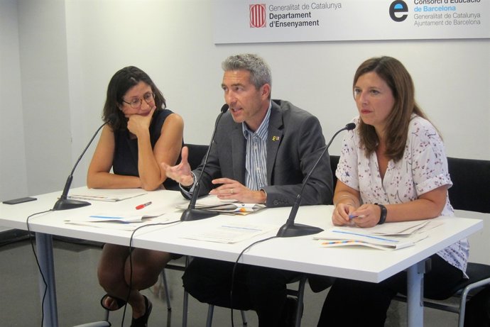 M.Massa, J.Gonzàlez Cambray i L.Ortiz (Consorci Educació Barcelona)