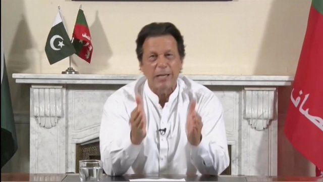 Imran Khan, presidente del PTI, se proclama vencedor de las elecciones