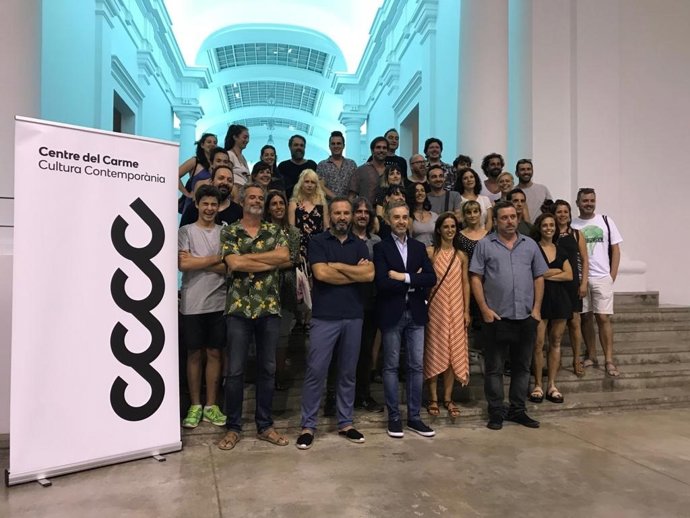 Colaboradores de 'Graners de creació' junto con los creadores seleccionados