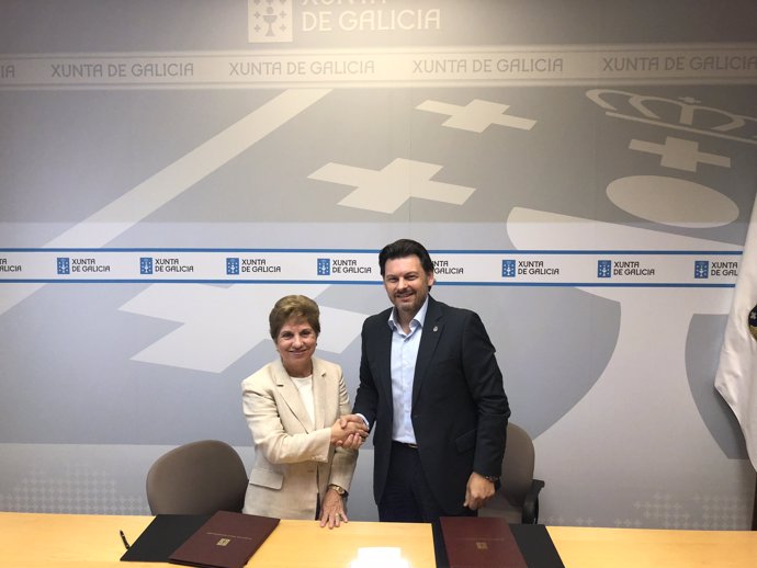 Miranda y Suárez Figueira en la firma del convenio