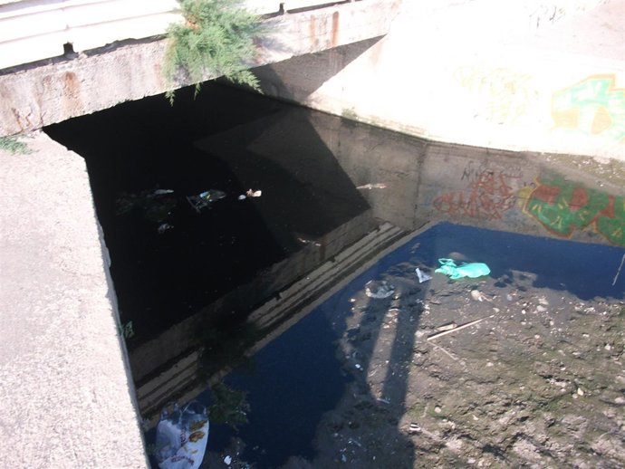 Aguas Residuales En El Zapillo. Almería 