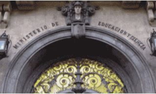 Fachada del Ministerio de Educación