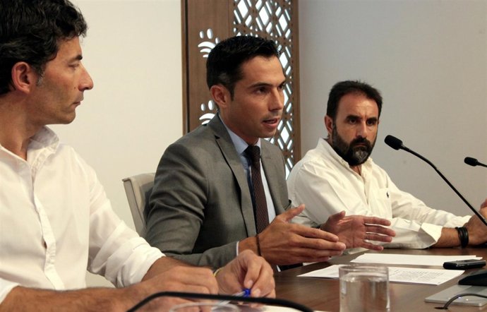 Manuel Borrego presenta el plan sobre cajeros automáticos