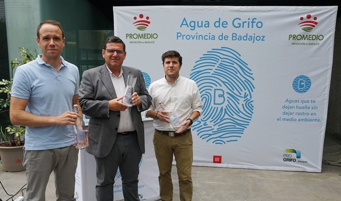 Promedio repartirá botellas de cristal               