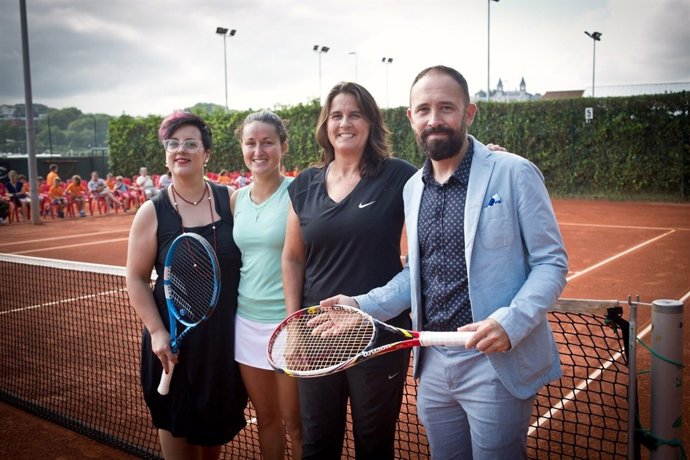 Goizane Alvarez. Lara Arruabarrena, Conchita Martínez y Denis Itxaso 