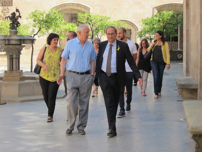 El president Quim Torra al costat de familiars dels polítics sobiranistes proces