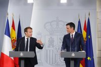 Pedro Sánchez critica la "falsa polémica" de viajar en avión oficial al FIB y argumenta que fue por seguridad