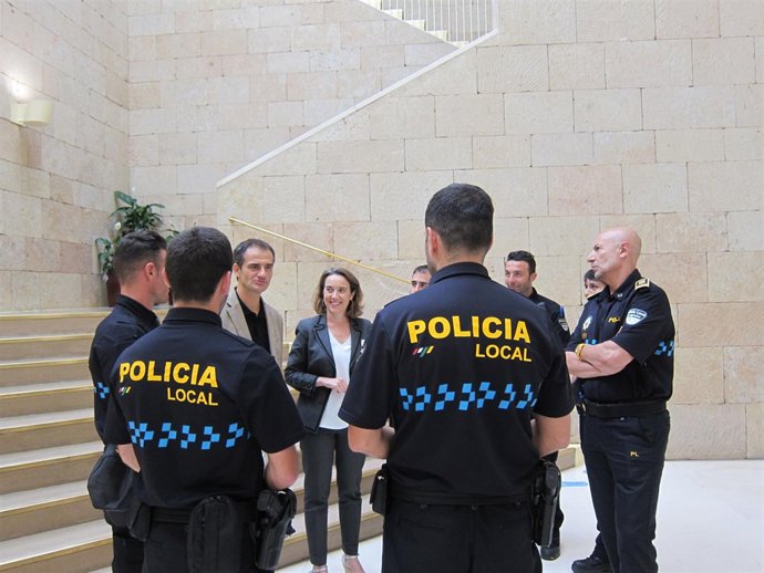                                Encuentro Con Nuevos Policías Locales