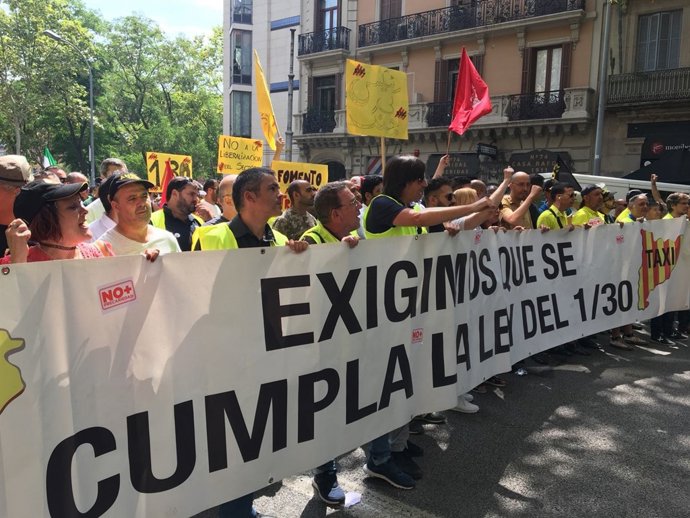 Taxistas manifestándose en Barcelona