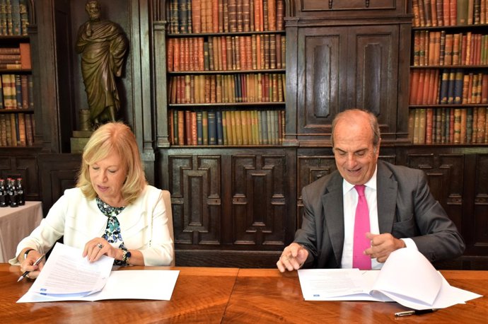 Angeles Tejada (Randstad) i Joaquim  Gay de Montellà (Foment del Treball)