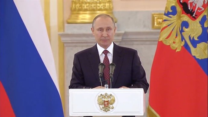 Putin recibe a los diecisiete nuevos embajadores