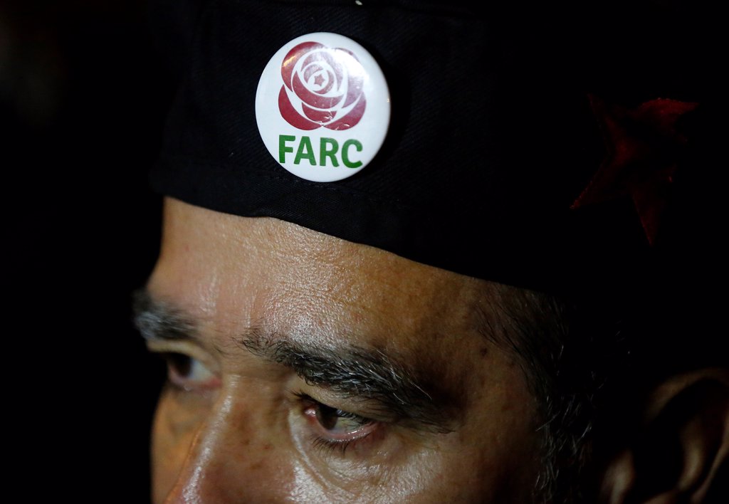 Renuncia otro exguerrillero de las FARC a su escaño en el 