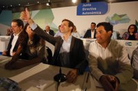 Casado dice a Santamaría que "la puerta está abierta" para una integración "posible" y "necesaria"