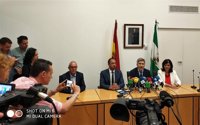 Grande-Marlaska acude a Algeciras para supervisar el dispositivo de atención a inmigrantes