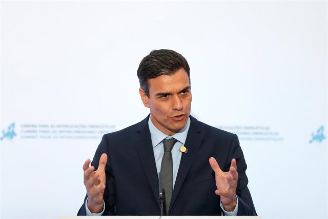 El presidente del Gobierno, Pedro Sánchez, da una rueda de prensa en Lisboa