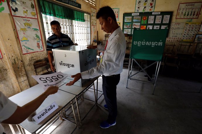 Colegio electoral en Camboya