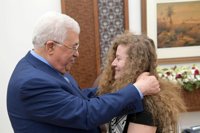 Abbas recibe a la adolescente palestina Ahed Tamimi, "un modelo de resistencia pacífica"