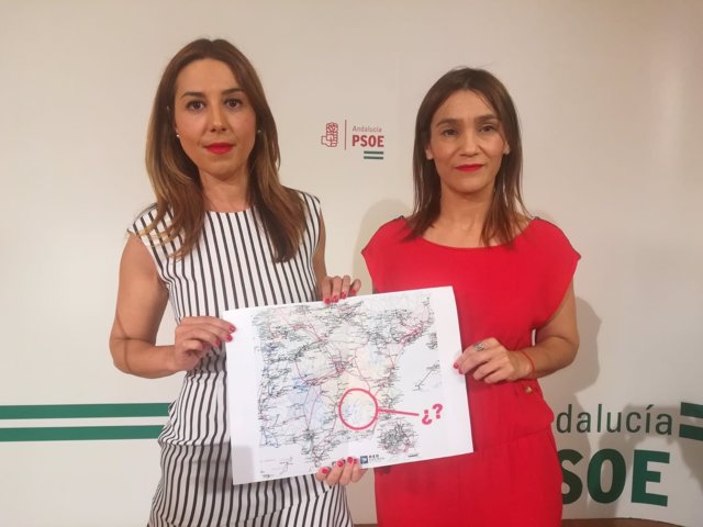 Olga Manzano y Beatriz Rubiño (PSOE), en rueda de prensa en Granada