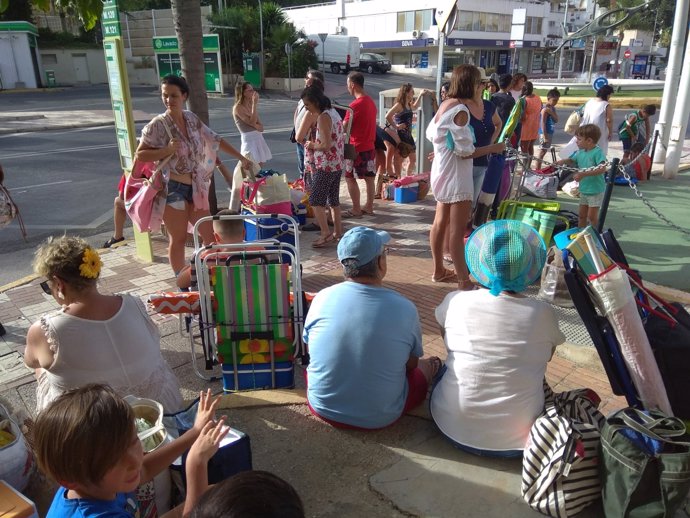 Vecinos de Las Gabias van a la playa