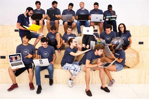 Estudiantes de un bootcamp de Ironhack