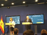 El Gobierno llama al diálogo social para solucionar la huelga de taxis y condena los actos violentos